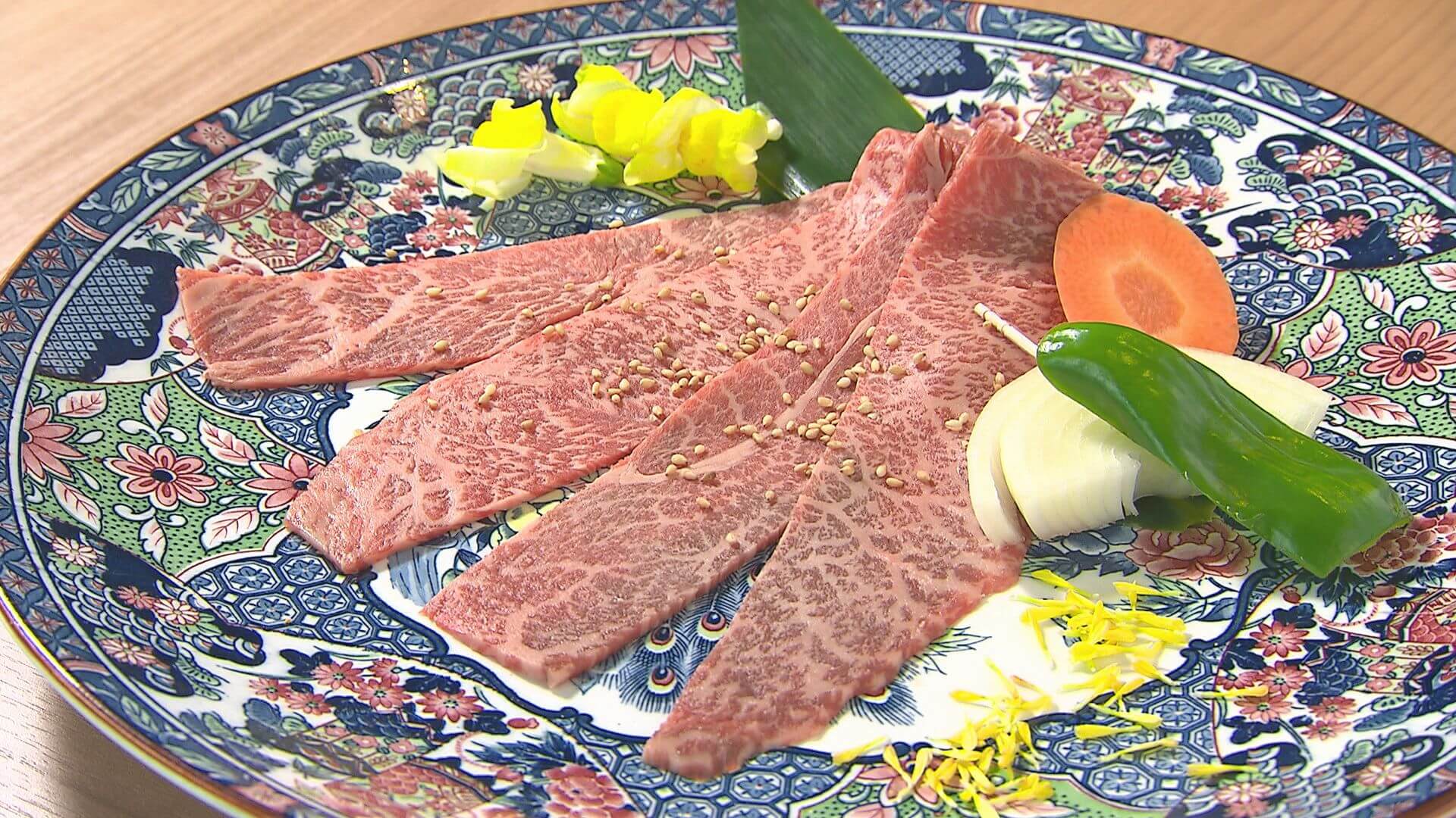 「焼きしゃぶ」には、広島牛 A5ランクのもも肉を使用