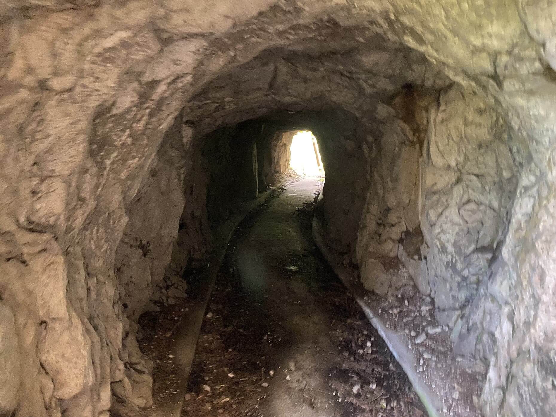 木馬トンネル