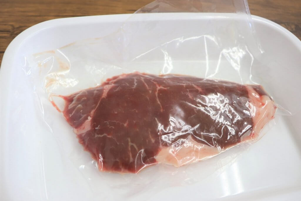 通常の冷凍庫で冷凍した牛肉