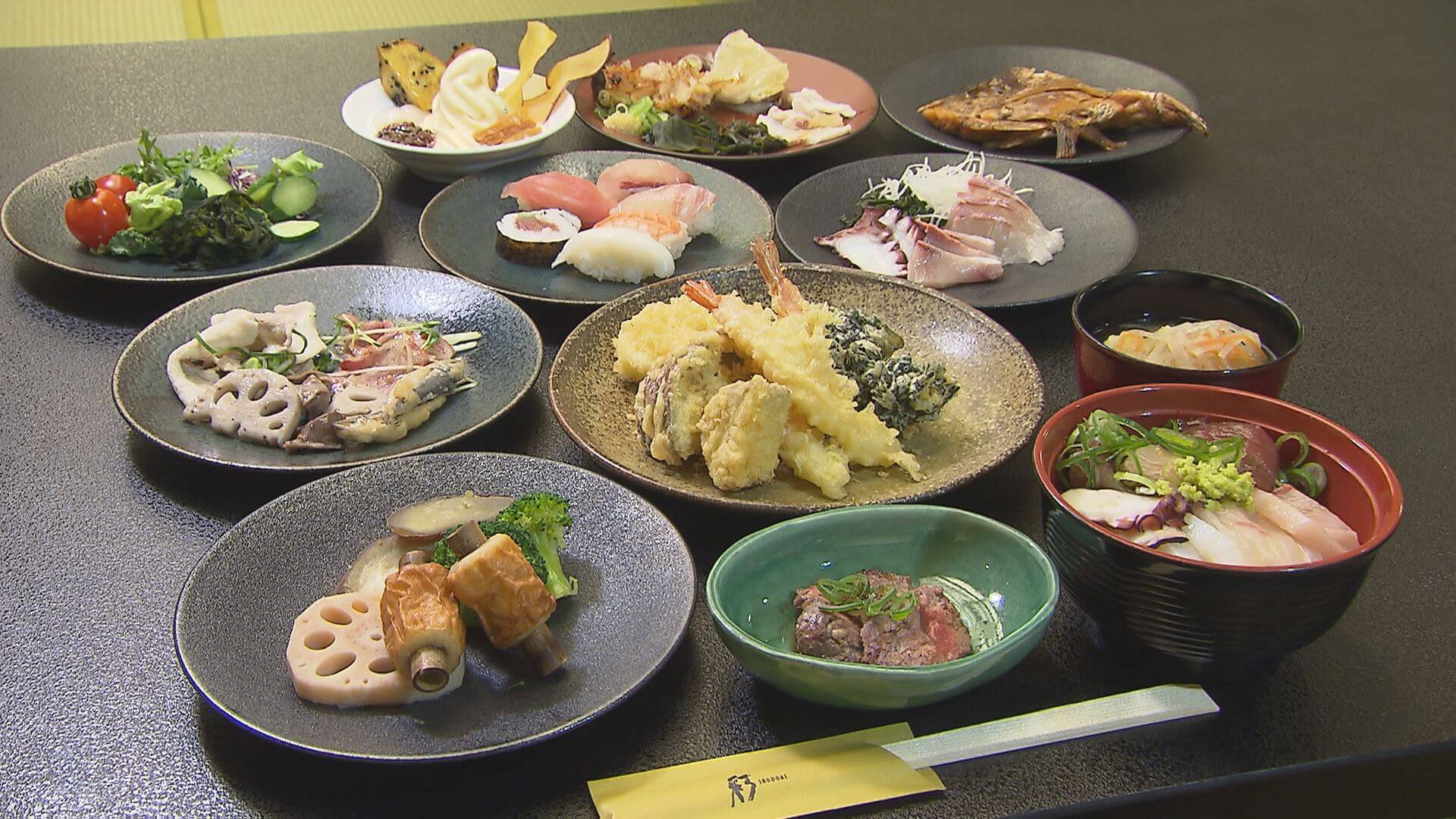 鳴門金時の天ぷらなど、さまざまな郷土料理を味わえる