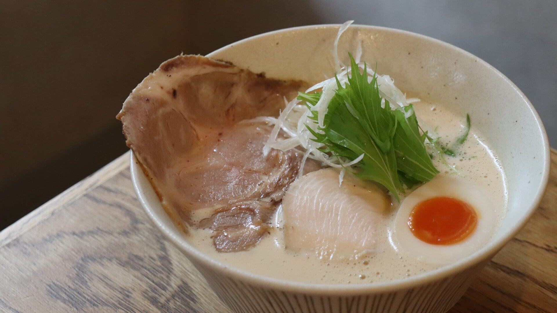 麺屋のとなり