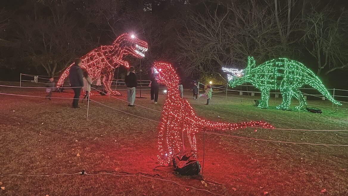 光り輝く恐竜の世界