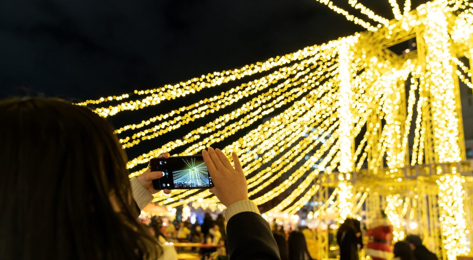 ひろしまクリスマスマーケット　会場内の様子