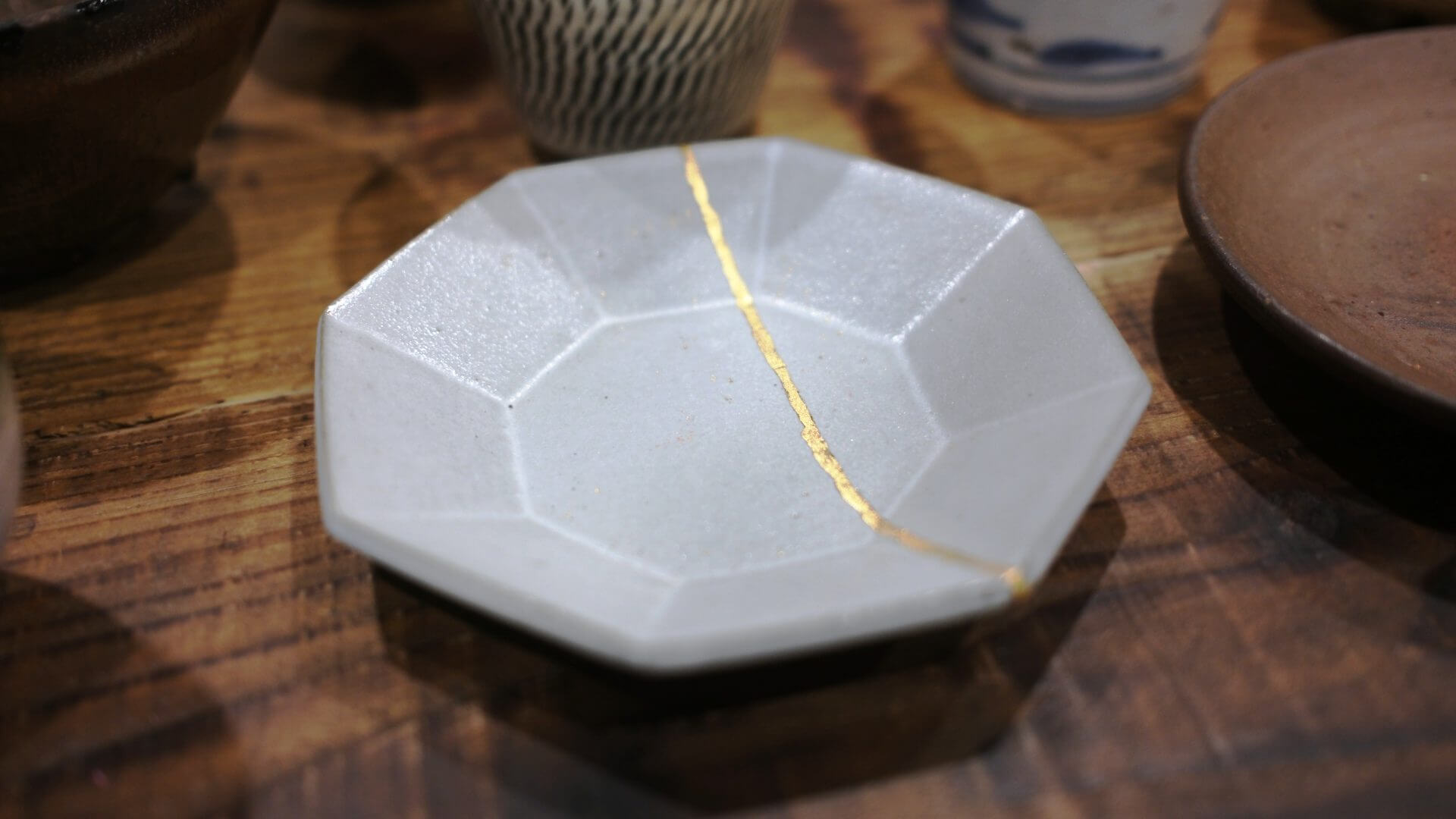 金継ぎをした器