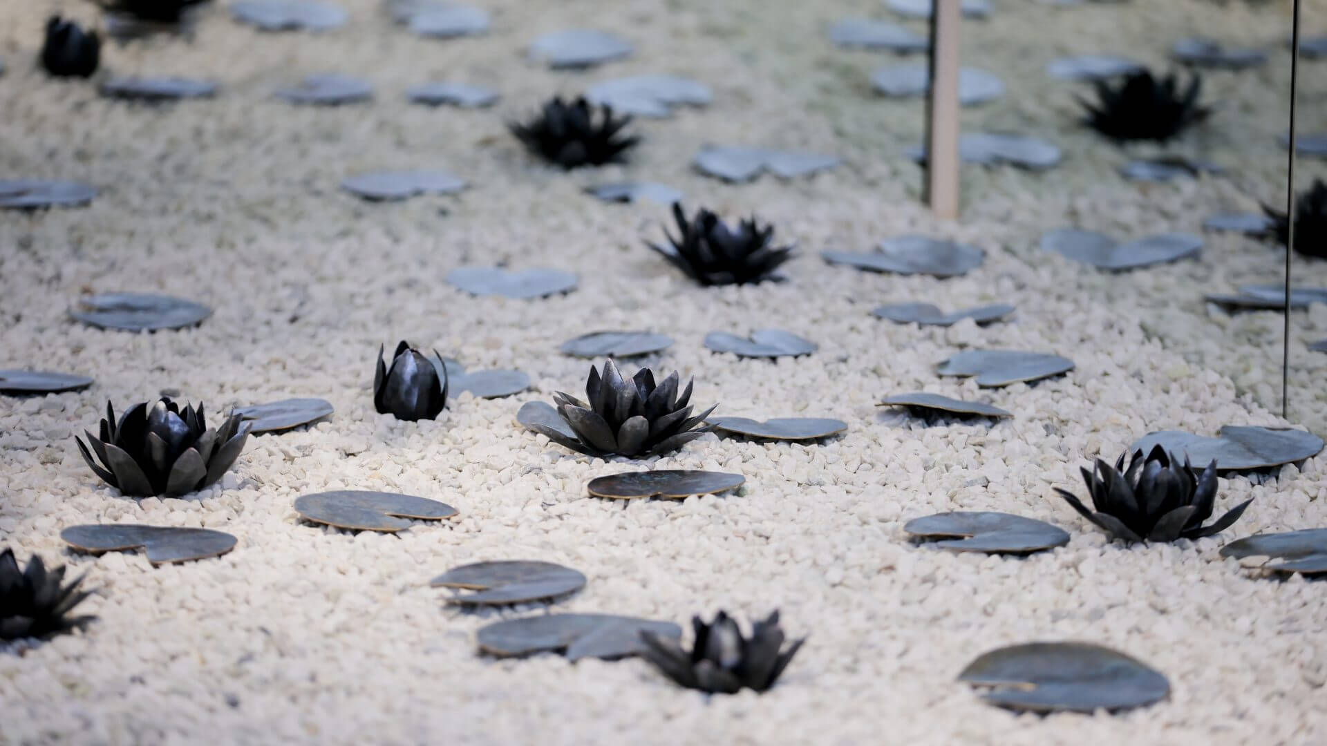 la forgerone decoration　「蓮はいつ寝静まる」