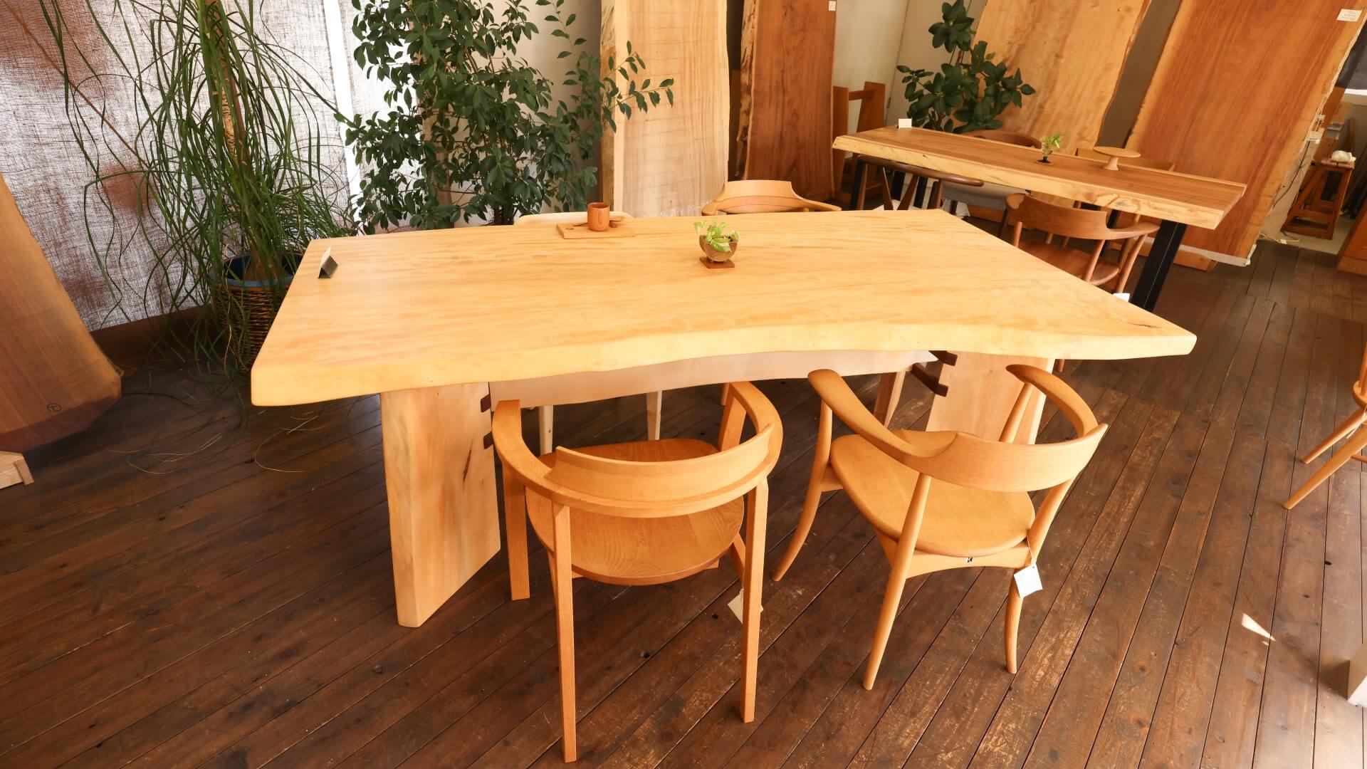 きくら　一枚板のテーブル